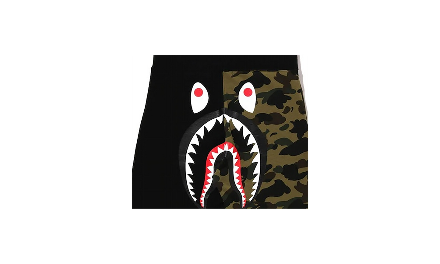 BAPE Back Shark Sweat Shorts 1st Camo Black / Green 1I20 153 004