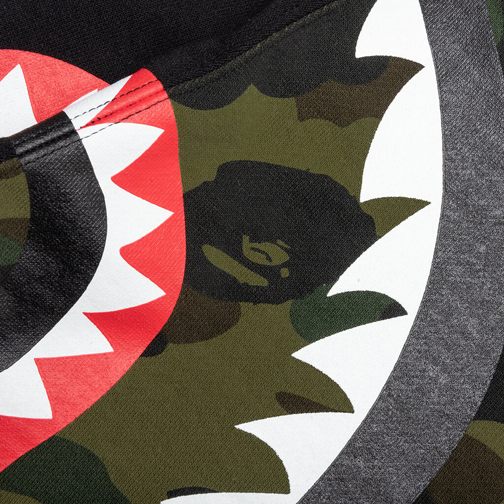 A BATHING APE 1st Camo Back Shark Sweat Shorts - Green