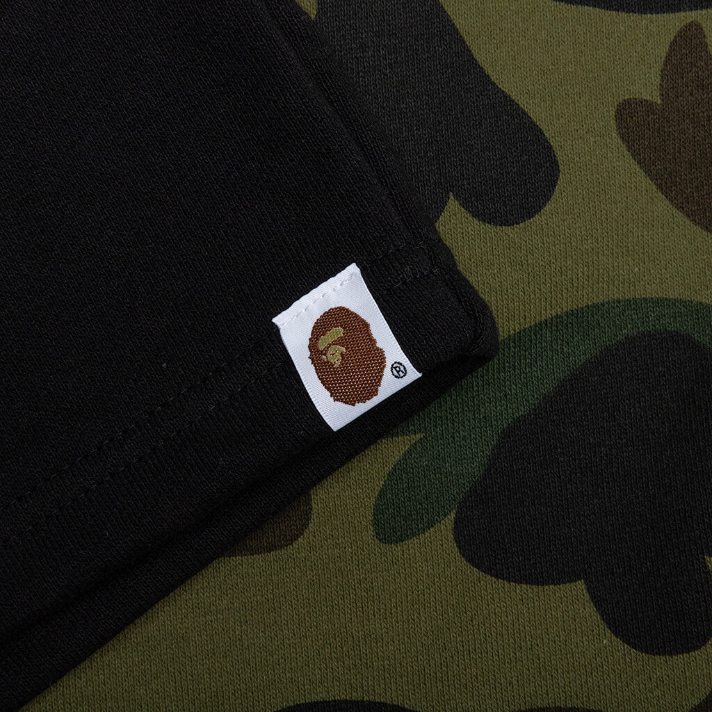 A BATHING APE 1st Camo Back Shark Sweat Shorts - Green